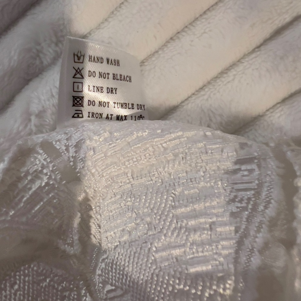 # A289 Nancy Romantic Feminine Resort Glamour White Dress NWT M - Picture 10 of 11